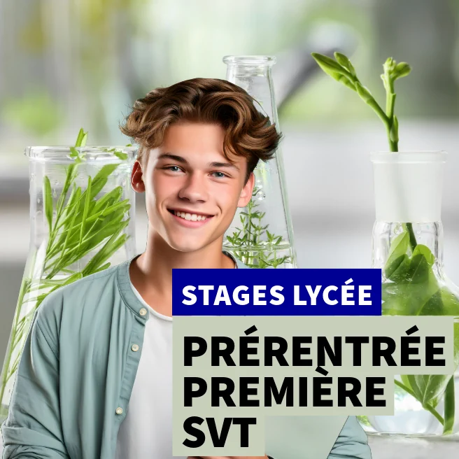 Lycéen souriant devant des plantes en laboratoire, représentant le stage de prérentrée en SVT pour élèves de Première à Ipécom Paris