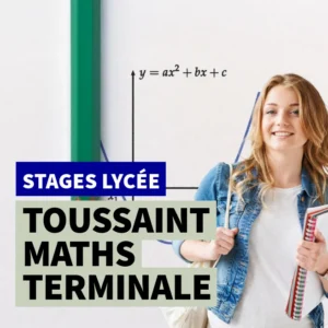 Élève de Terminale souriante avec cahier devant une équation quadratique – Stage intensif de mathématiques Toussaint à Paris