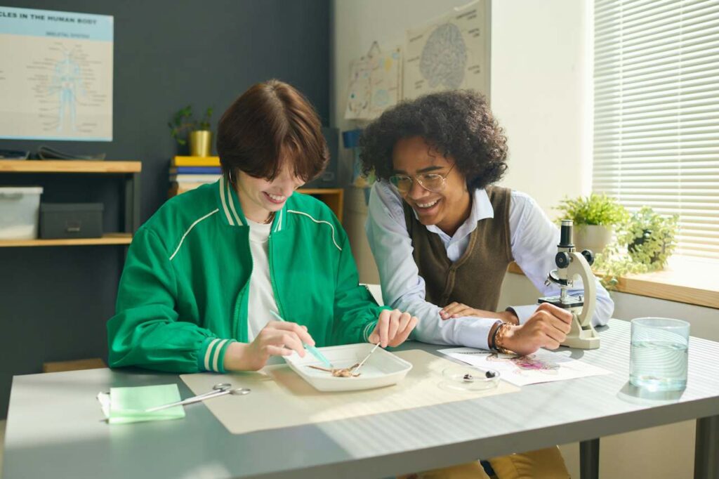 Enseignement Scientifique – Fondamentaux, Expérimentation et Innovations