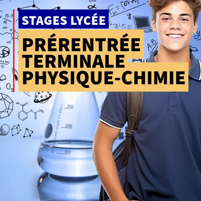 Lycéen souriant devant un tableau de formules et une fiole de laboratoire, illustrant le stage de prérentrée en Physique-Chimie pour élèves de Terminale chez Ipécom Paris