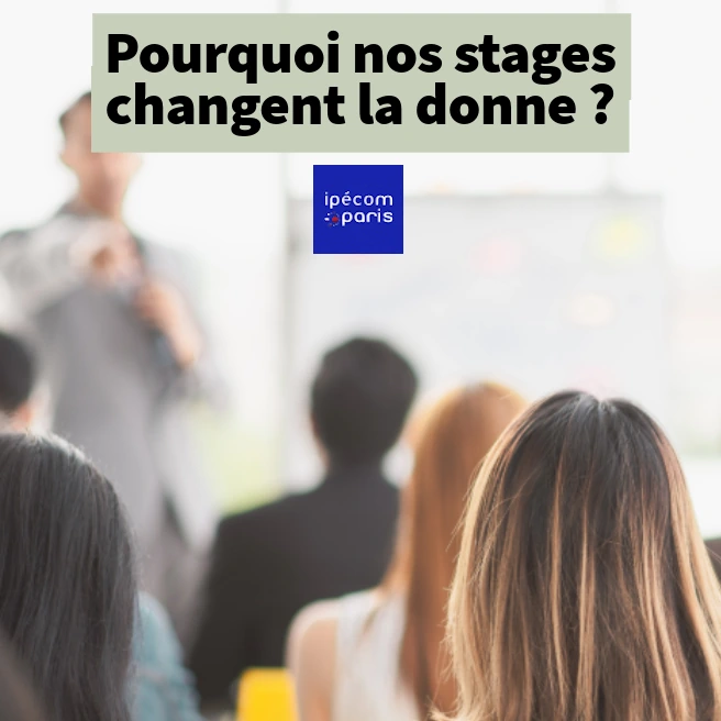 Professeur expliquant à des élèves pendant un stage intensif Ipécom Paris