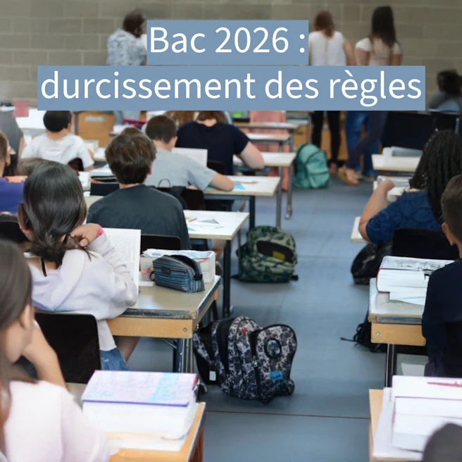 Élèves en classe pendant une épreuve écrite – illustration du durcissement des règles du bac 2026