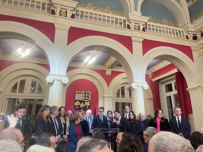 Vue d’ensemble de la salle des fêtes de la Mairie du 16ᵉ lors des vœux aux forces vives.